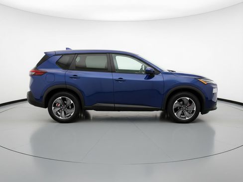 Used 2025 Nissan Rogue SV image 11