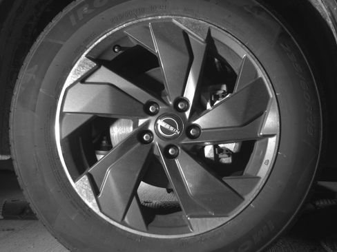 Used 2025 Nissan Rogue SV FWD image 13