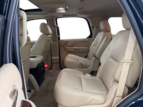 Used 2013 Cadillac Escalade Luxury AWD/4WD image 15