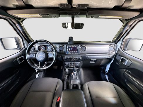 Used 2021 Jeep Gladiator Willys image 17