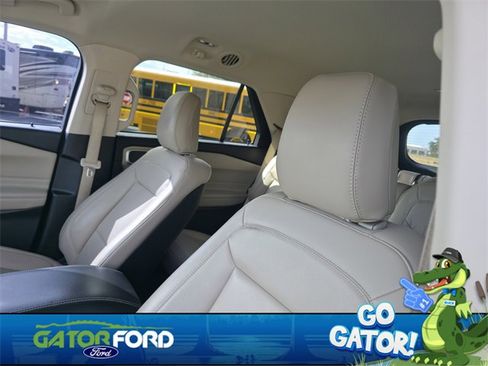 Used 2020 Ford Explorer XLT w/ Equipment Group 202A image 12
