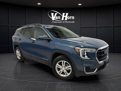 Used 2024 GMC Terrain SLE w/ Driver Convenience Package image 1