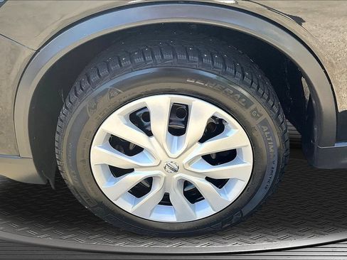 Used 2020 Nissan Rogue S FWD image 33