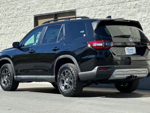 New 2025 Honda Pilot TrailSport image 6