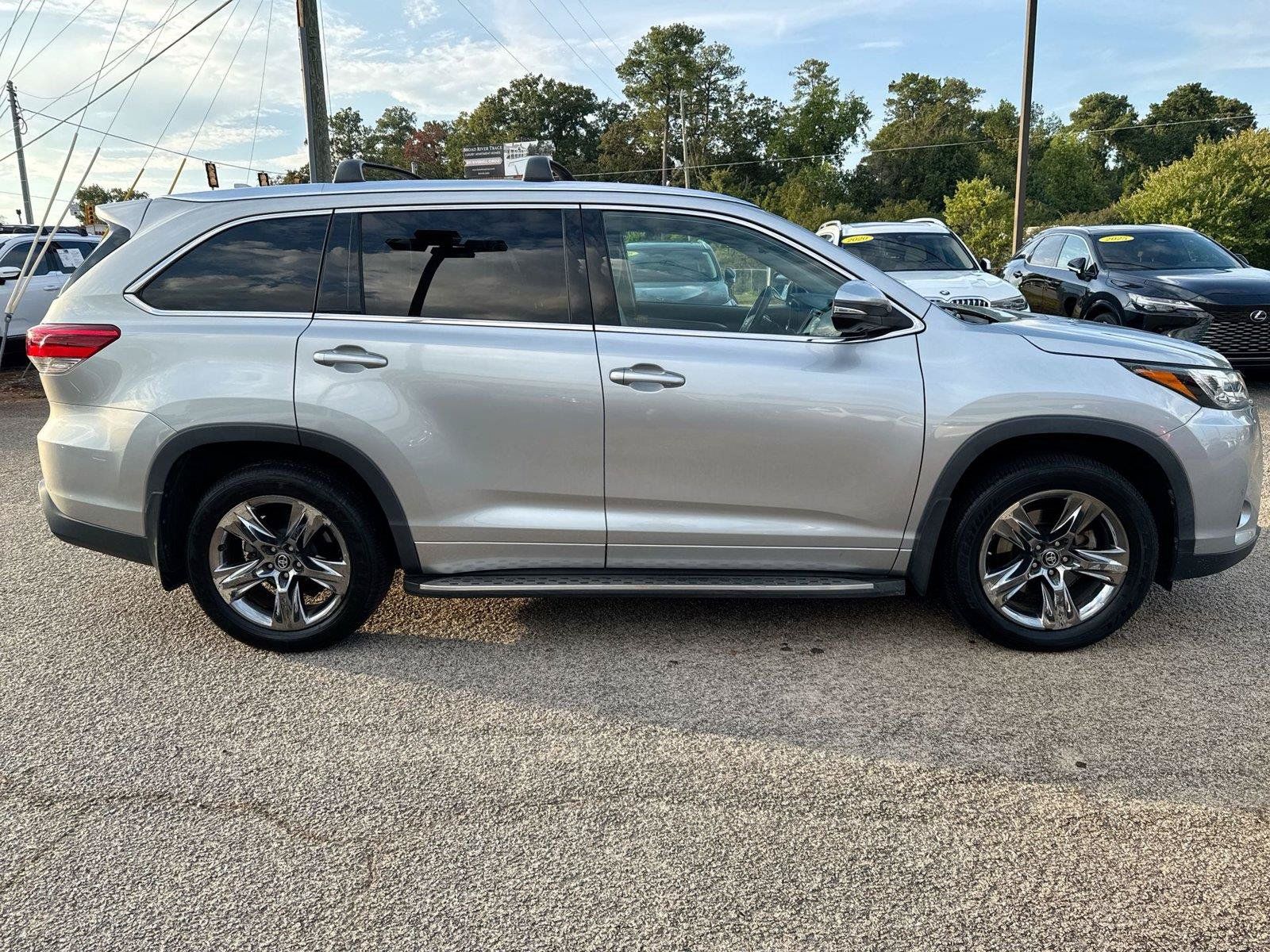 Used 2019 Toyota Highlander Limited Platinum FWD image 24