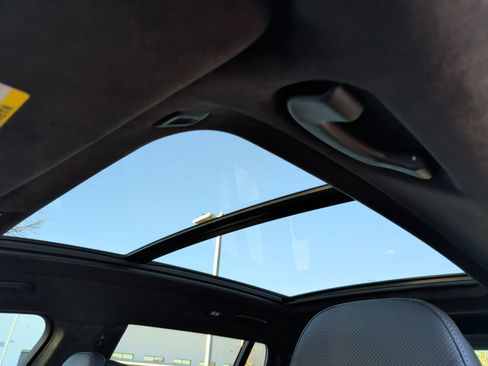 Certified 2025 BMW X7 xDrive40i w/ M Sport Package image 31