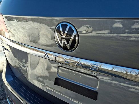 Used 2021 Volkswagen Atlas SEL R-Line image 32