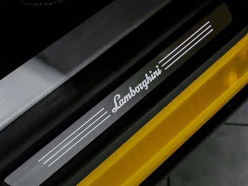 Used 2024 Lamborghini Urus Performante image 39