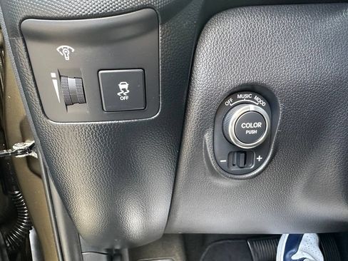 Used 2012 Kia Soul + w/ Audio Pkg FWD image 15