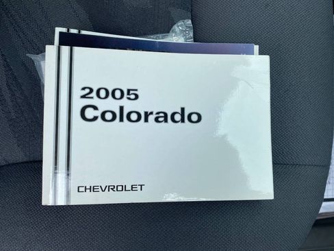 Used 2005 Chevrolet Colorado LS AWD/4WD image 28
