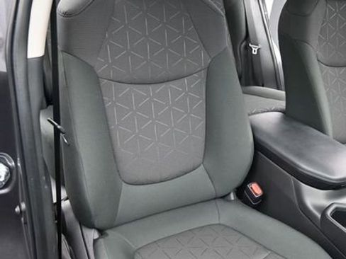 Used 2024 Toyota RAV4 XLE w/ Convenience Package image 18