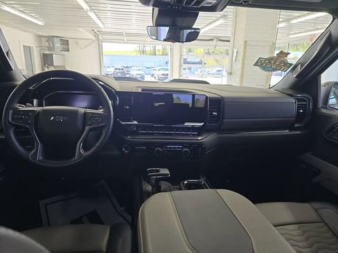 Certified 2025 Chevrolet Silverado 1500 ZR2 w/ Technology Package image 11