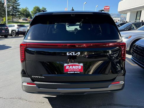 Used 2025 Kia Carnival SX Prestige FWD image 6