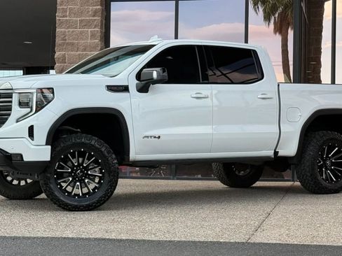 Used 2023 GMC Sierra 1500 AT4 w/ AT4 Premium Package AWD/4WD image 3