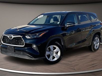 Used 2023 Toyota Highlander LE