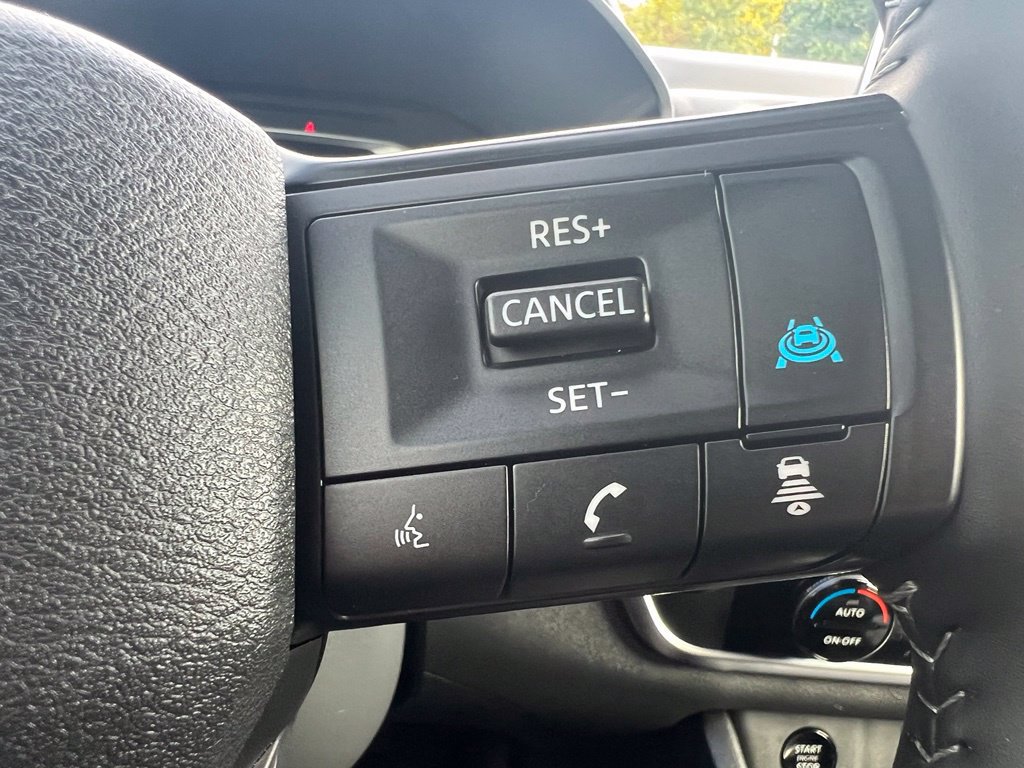 Certified 2025 Nissan Rogue SV AWD/4WD image 24