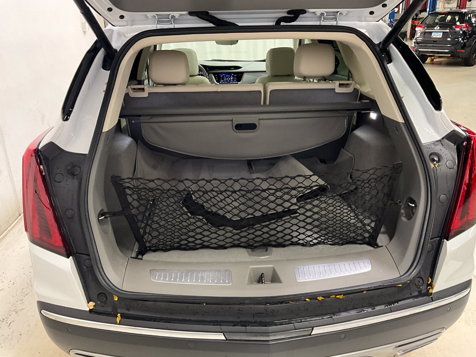 Used 2023 Cadillac XT5 Premium Luxury w/ Technology Package AWD/4WD image 26