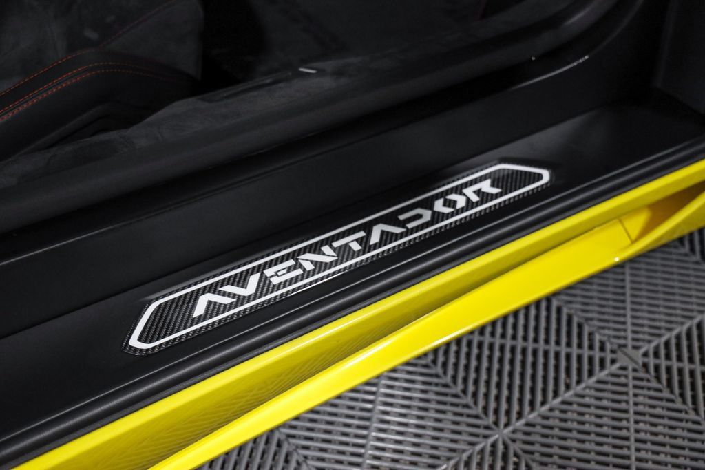Used 2016 Lamborghini Aventador LP 700-4 AWD/4WD image 24