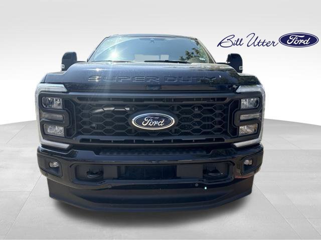 Used 2024 Ford F350 Lariat w/ Lariat Ultimate Package AWD/4WD image 3