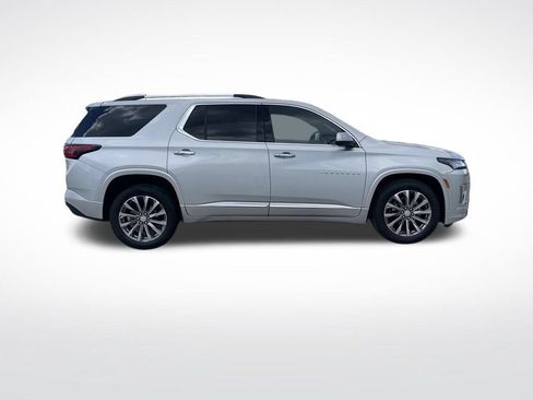 Used 2022 Chevrolet Traverse Premier w/ LPO, Floor Liner Package AWD/4WD image 6