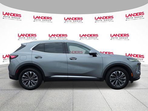 Used 2025 Buick Envision Preferred AWD/4WD image 2