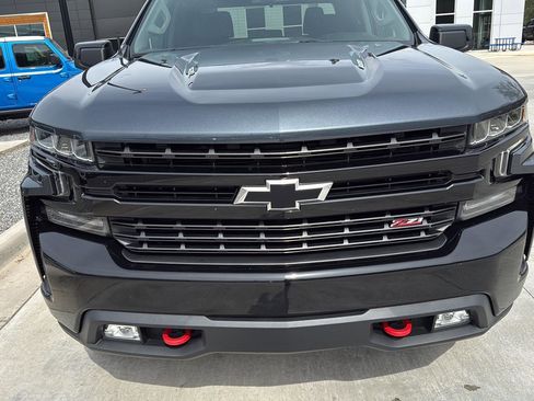 Used 2021 Chevrolet Silverado 1500 LT Trail Boss w/ Bed Protection Package AWD/4WD image 13