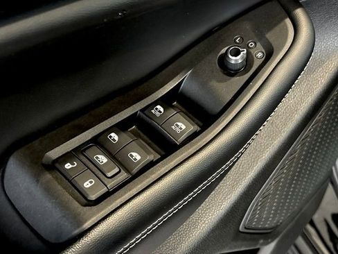 Used 2023 Jeep Grand Cherokee L Laredo AWD/4WD image 12