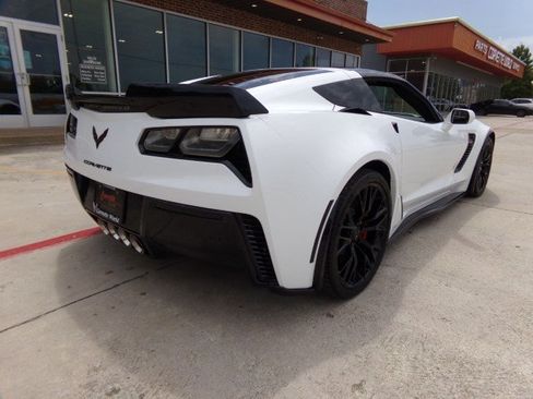 Used 2017 Chevrolet Corvette Z06 RWD image 5