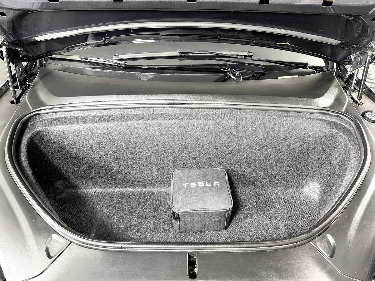Used 2018 Tesla Model X 75D AWD/4WD image 23