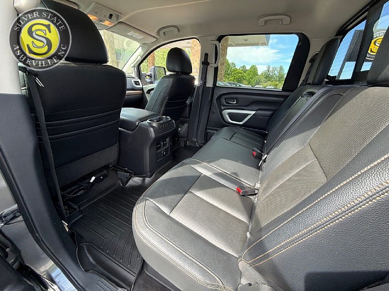 Used 2018 Nissan Titan SL w/ Chrome Package AWD/4WD image 12