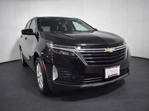 Used 2023 Chevrolet Equinox LT image 3
