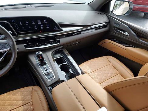 Certified 2023 Cadillac Escalade Premium Luxury AWD/4WD image 20