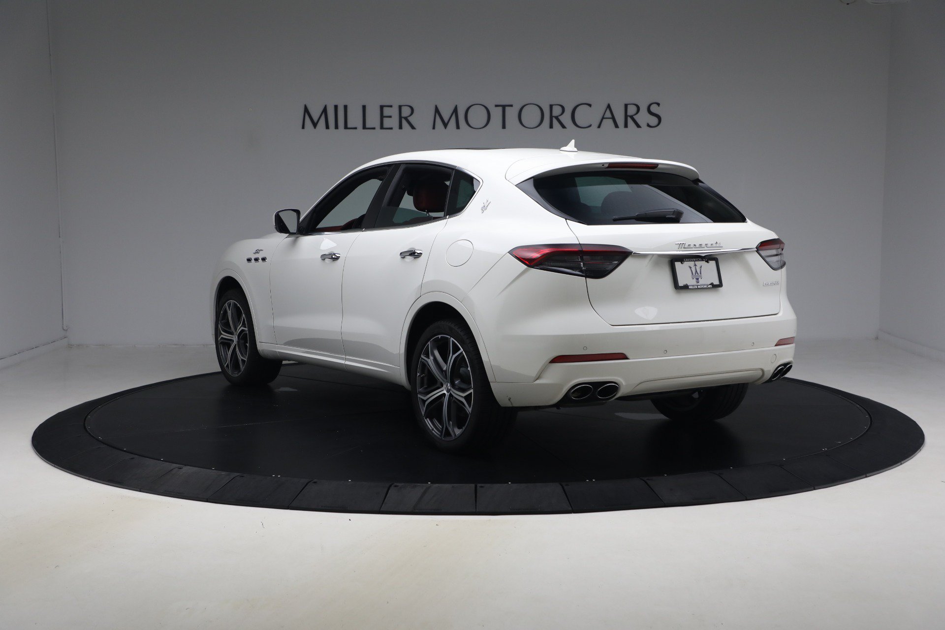 Certified 2023 Maserati Levante GT AWD/4WD image 5