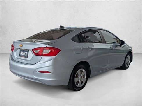 Used 2018 Chevrolet Cruze LS FWD image 5
