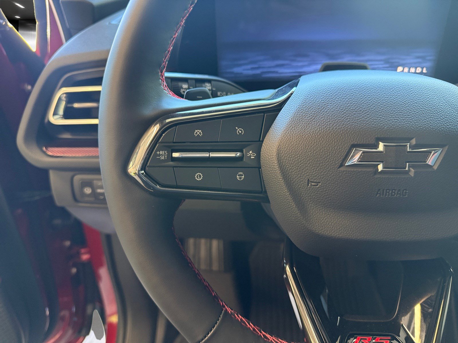 New 2027 Chevrolet Traverse RS w/ LPO, Floor Liner Package FWD image 24