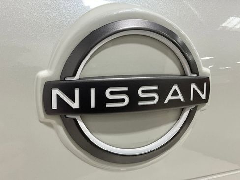 Used 2023 Nissan Rogue SL AWD/4WD image 28
