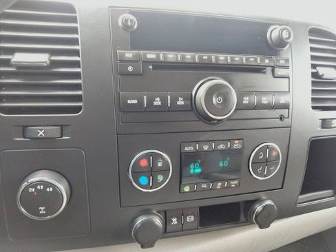 Used 2011 GMC Sierra 3500 SLE w/ SLE Preferred Package image 22