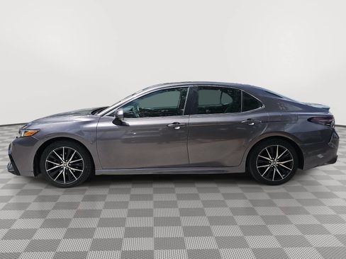Used 2021 Toyota Camry SE w/ Cold Weather Package AWD/4WD image 5