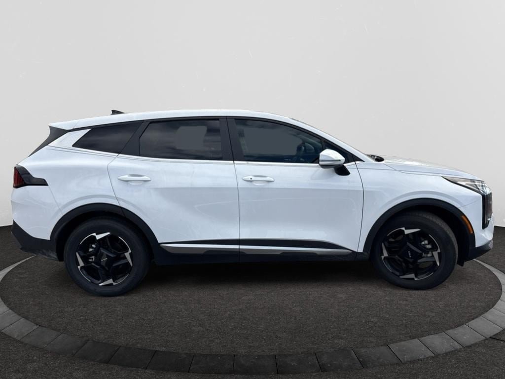 Certified 2026 Kia Sportage EX FWD image 4