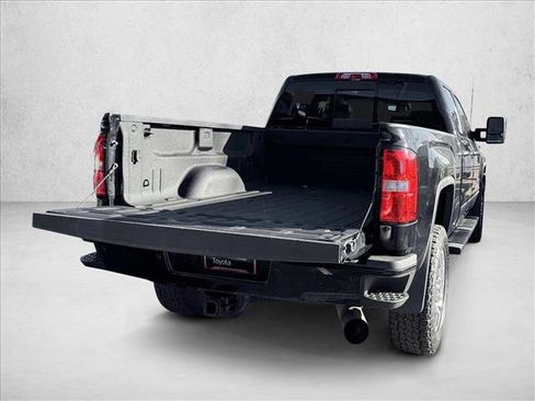 Used 2018 GMC Sierra 2500 Denali w/ Duramax Plus Package image 6