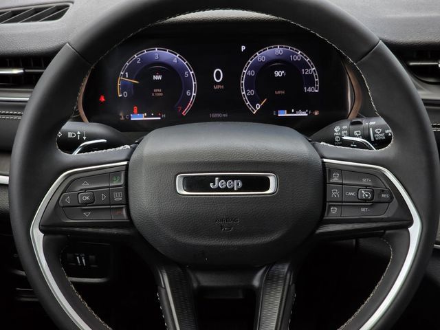 Used 2025 Jeep Grand Cherokee L Laredo RWD image 14