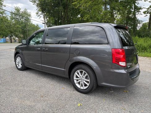 Used 2019 Dodge Grand Caravan SXT FWD image 16