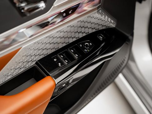 Used 2023 BMW i7 xDrive60 image 54