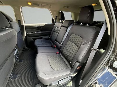 Used 2025 Nissan Pathfinder SV AWD/4WD image 21