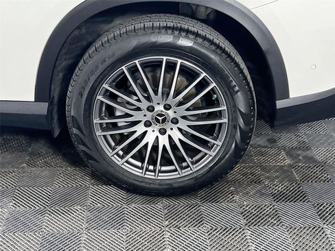 Certified 2024 Mercedes-Benz GLC 300 4MATIC image 32