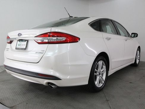 Used 2018 Ford Fusion SE w/ Equipment Group 602A FWD image 9