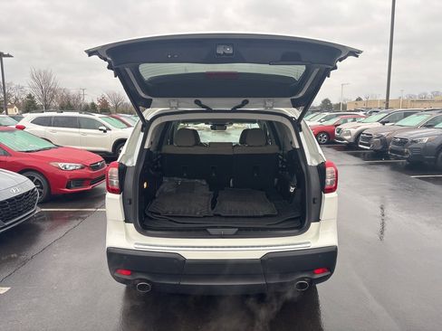 Used 2023 Subaru Ascent Premium w/ Convenience Package image 7