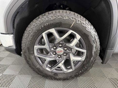New 2026 GMC Sierra 1500 SLT w/ X31 Off-Road Package AWD/4WD image 9