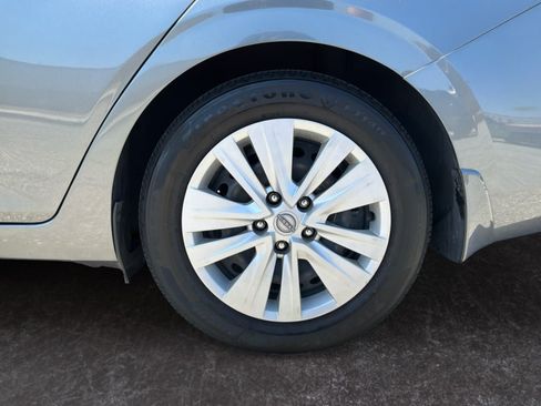 Used 2024 Nissan Sentra S FWD image 9