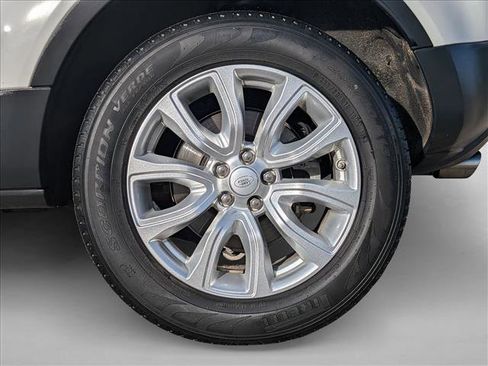 Used 2018 Land Rover Range Rover Evoque SE image 24